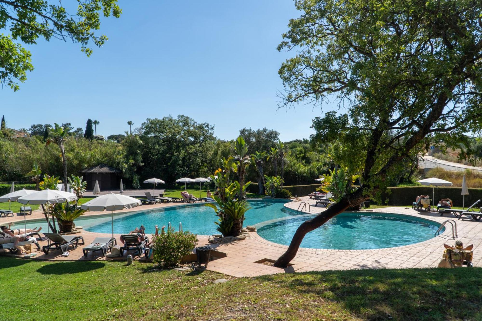 Luxury House - Golf & Tennis Court & Pool View Ferienhaus