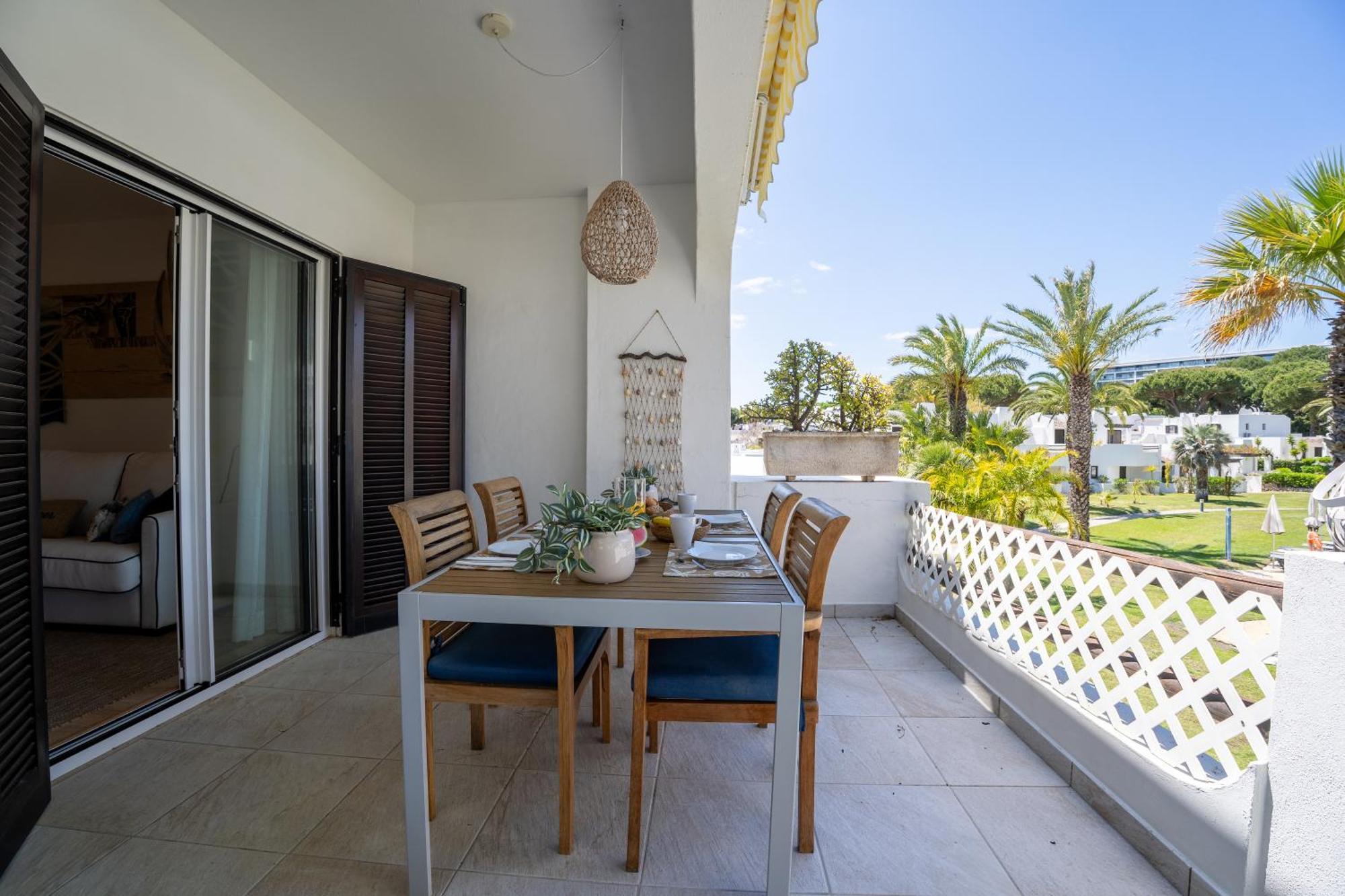 Luxury House - Golf & Tennis Court & Pool View Ferienhaus