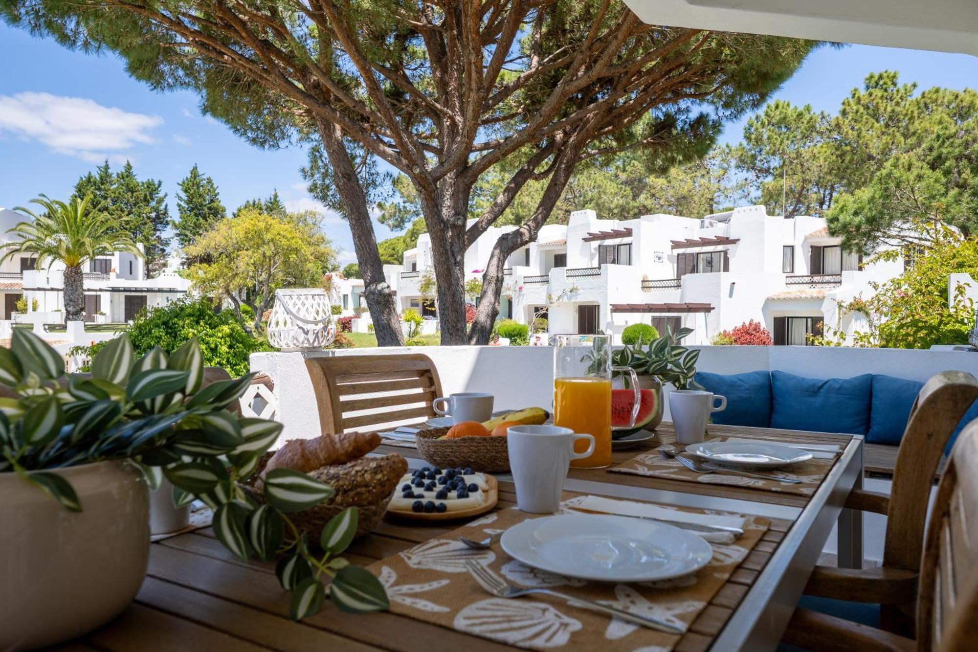 Ferienhaus Luxury House - Golf & Tennis Court & Pool View